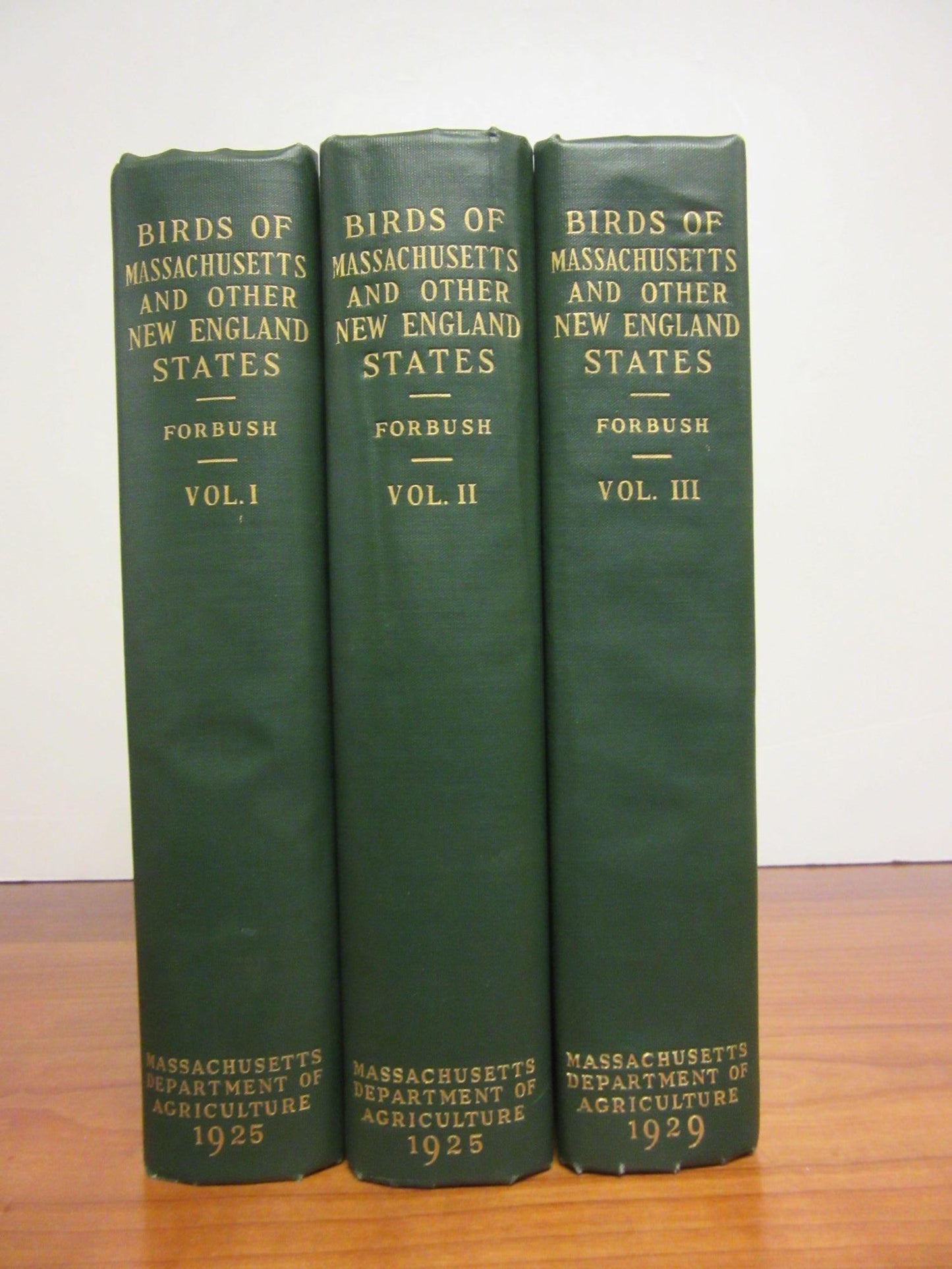 Book cover and/or sample page of Birds of Massachusetts and Other New England States
