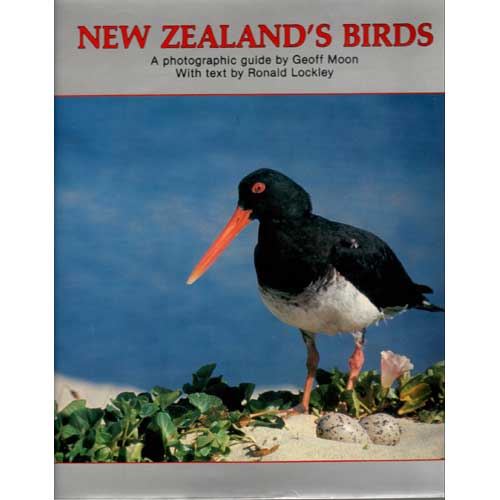 Book cover and/or sample page of New Zealand's Birds: A Photographic Guide