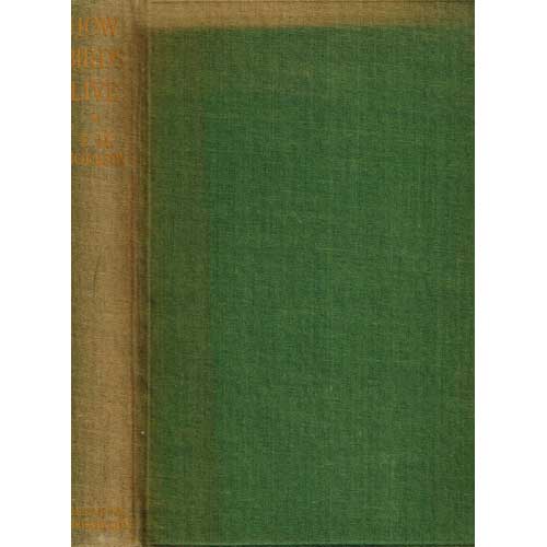 Book cover and/or sample page of How Birds Live