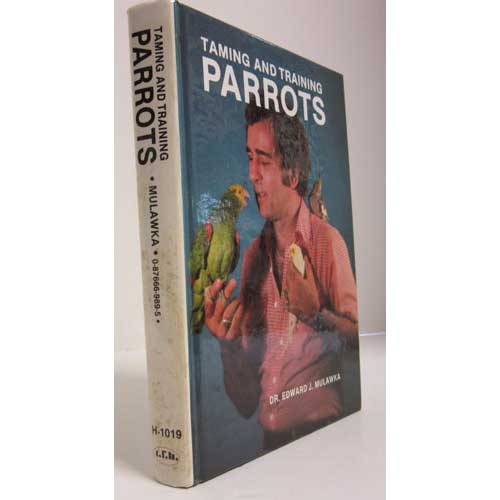 Book cover and/or sample page of Taming and Training Parrots