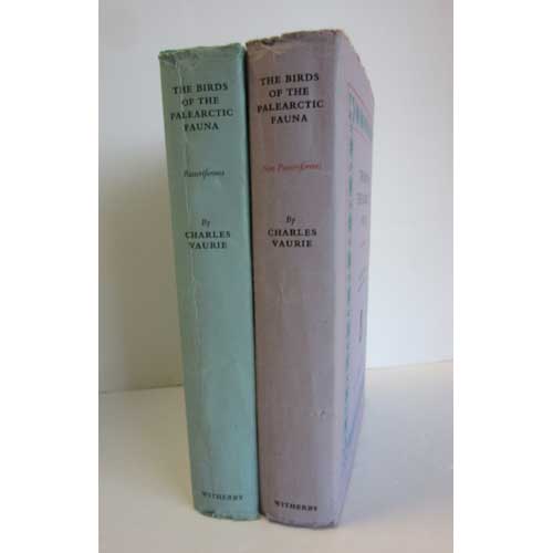 Book cover and/or sample page of The Birds of the Palearctic Fauna: A Systematic Reference. Two Volumes